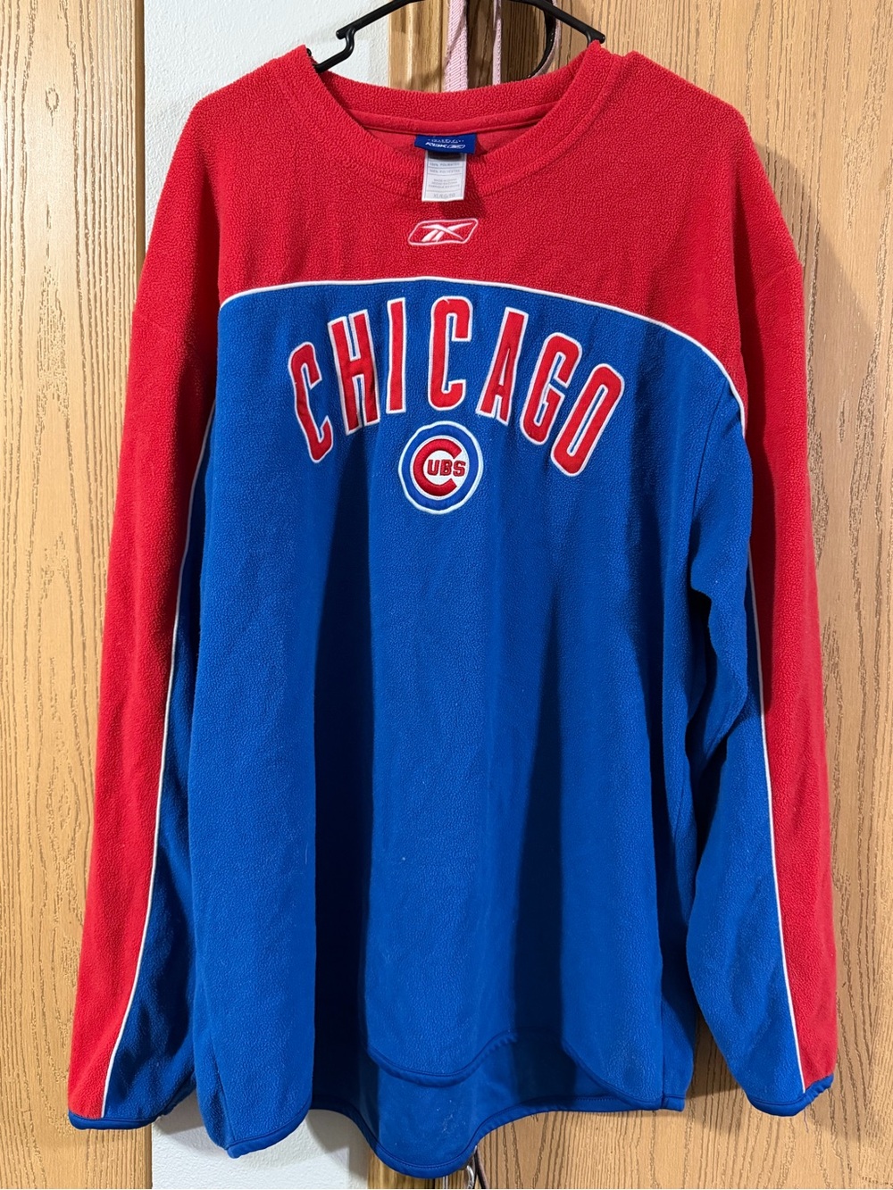 Men’s Y2K Reebok Chicago cubs sweater